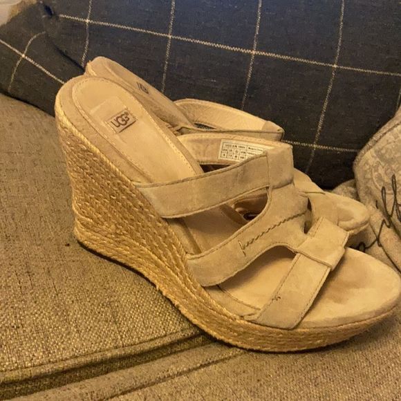 🎁 UGG wedge size 9 - Picture 3 of 8